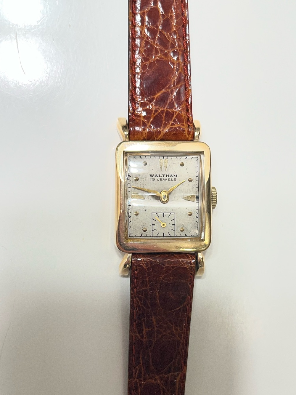 Waltham 19 Jewels 14k Gold Manual Winding Watch with Brown Leather Strap